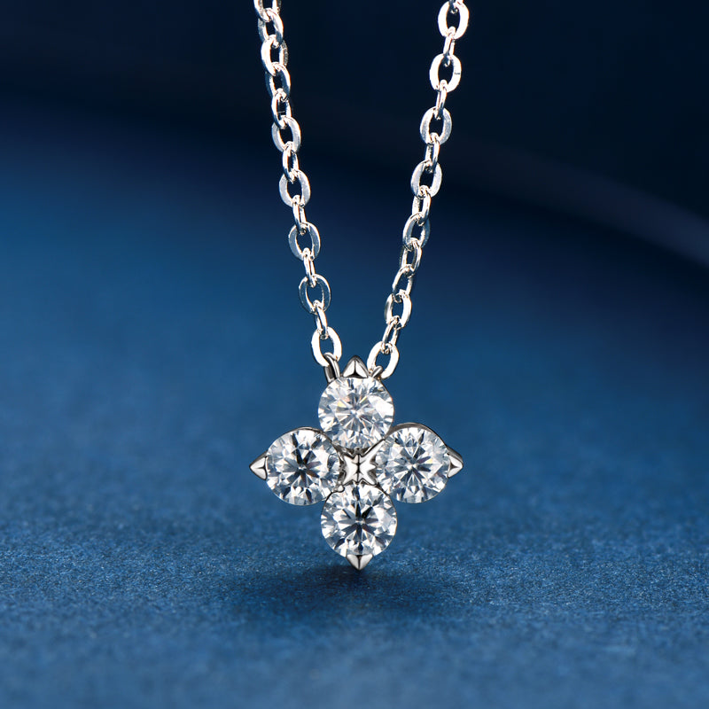 Amara Clover Pendant in sterling silver
