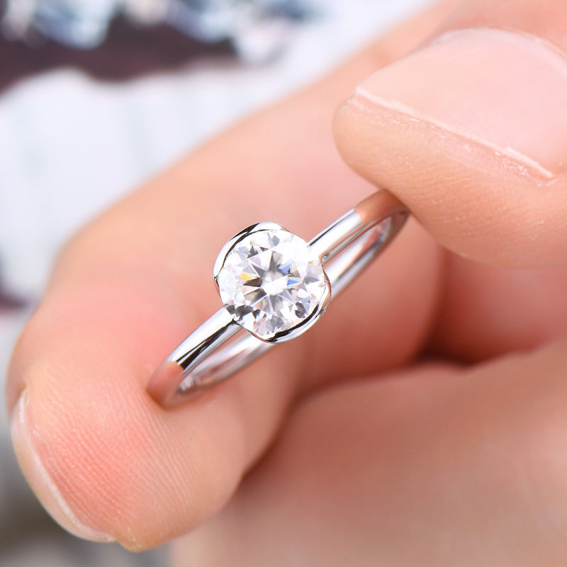 Albane Bezel Solitaire Ring in sterling silver, view 7