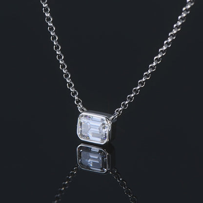 Hélèna Emerald Bezel Pendant 1 CT
